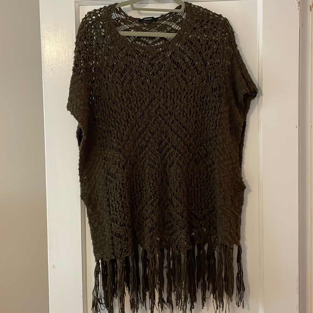Women’s forever 21 olive green poncho styled fringe sweater